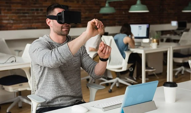 En este momento estás viendo Realidad Virtual: Conexiones Reales Sociales